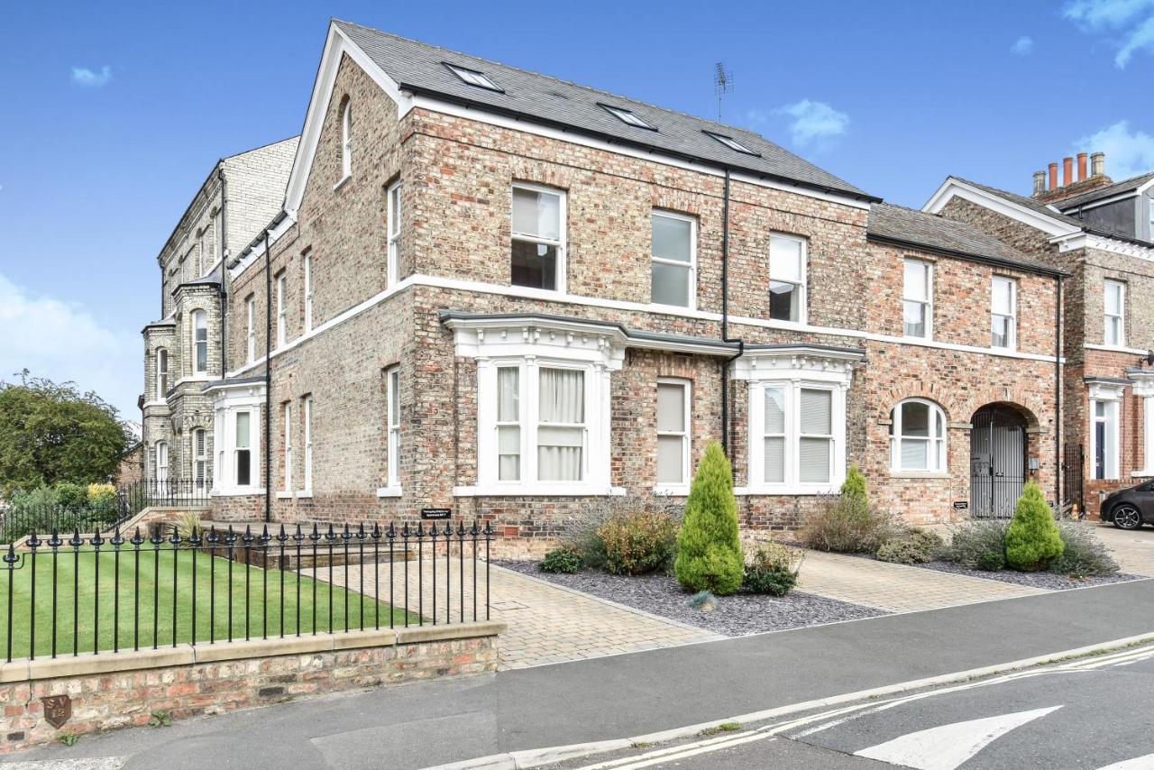 Appartamento Clifford'S Reach At Bluebridge Court With Free Parking York Esterno foto