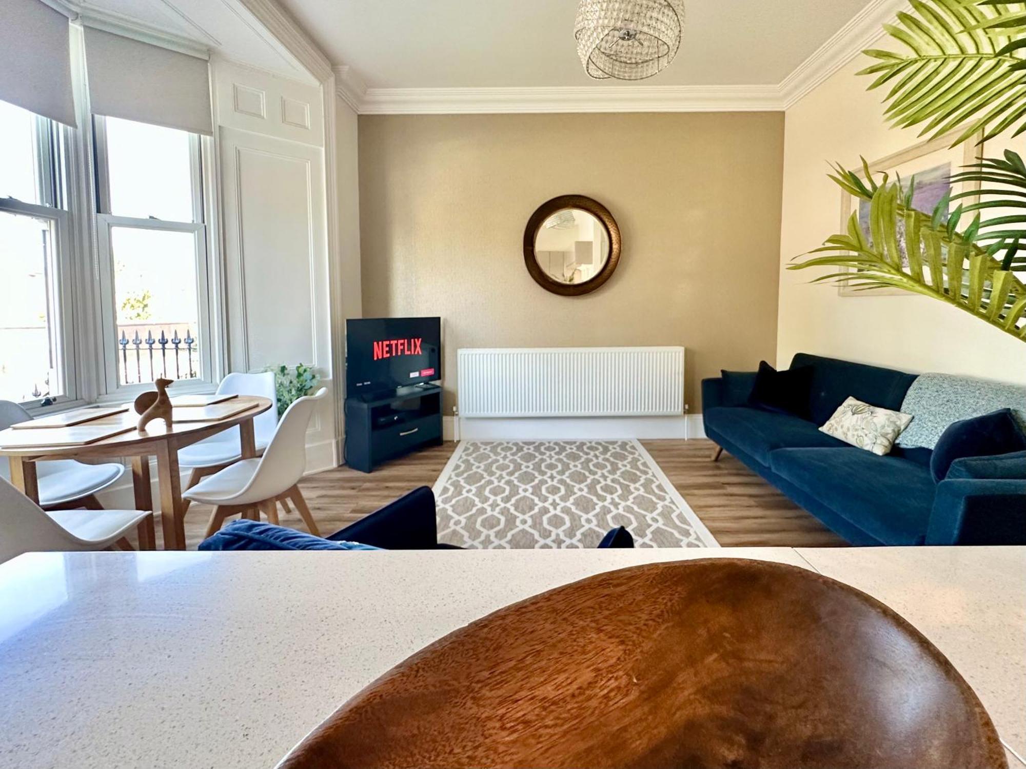 Appartamento Clifford'S Reach At Bluebridge Court With Free Parking York Esterno foto